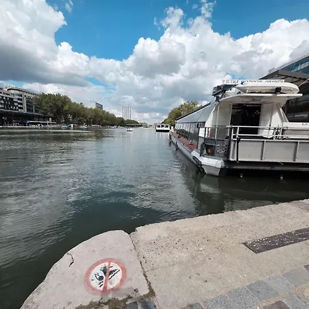 Spacious La Villette-metro Appartement Paris